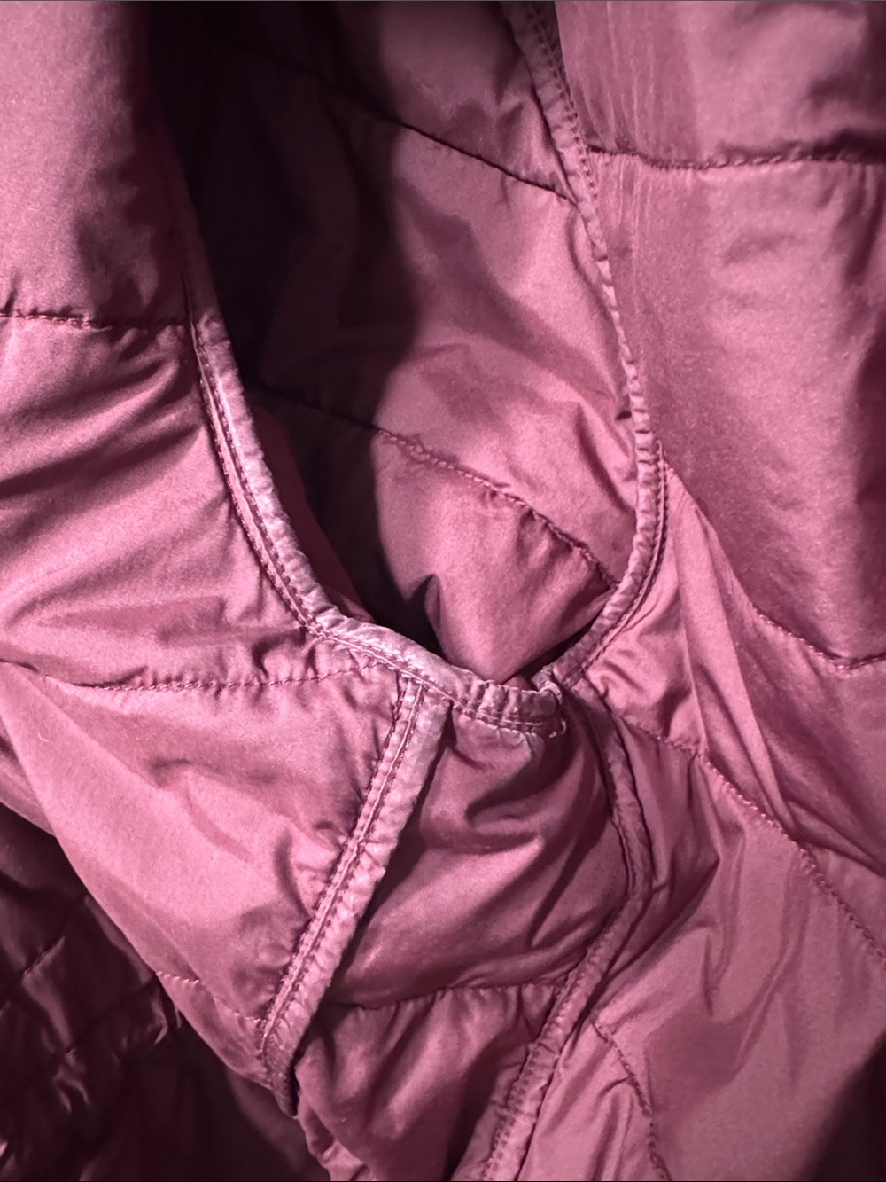 The North Face Women’s Hooded Puffer Jacket - cranberry - Picture 13 of 15